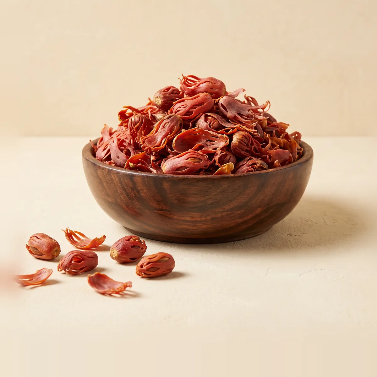 Javitri Cutting in a wooden bowl