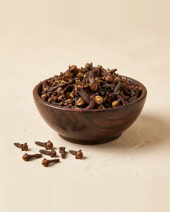 Laung Daal in a wooden bowl